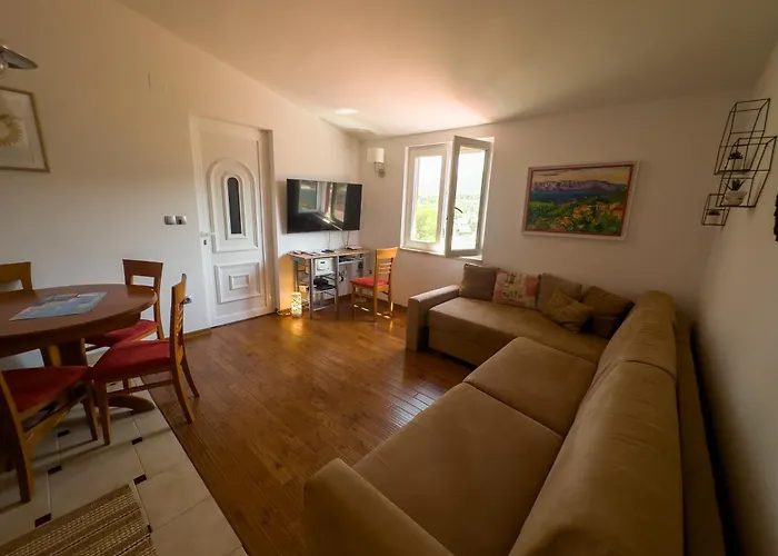 Bellavista Jelsa 2+2