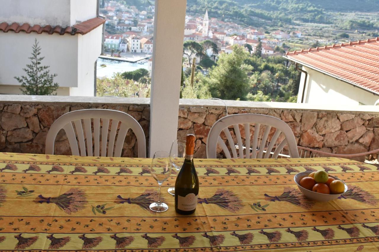 Apartment Bellavista Jelsa 2+2