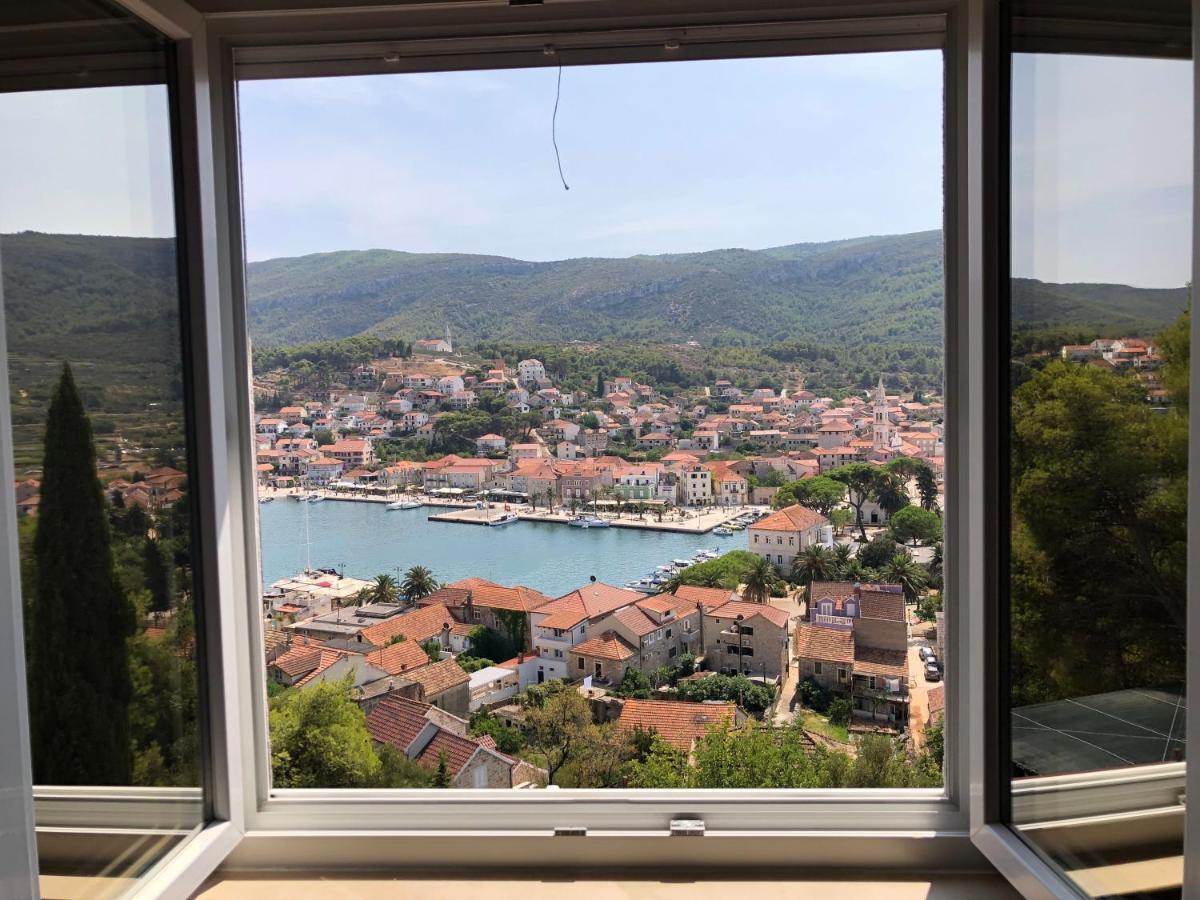 Bellavista Jelsa 2+2 Apartment