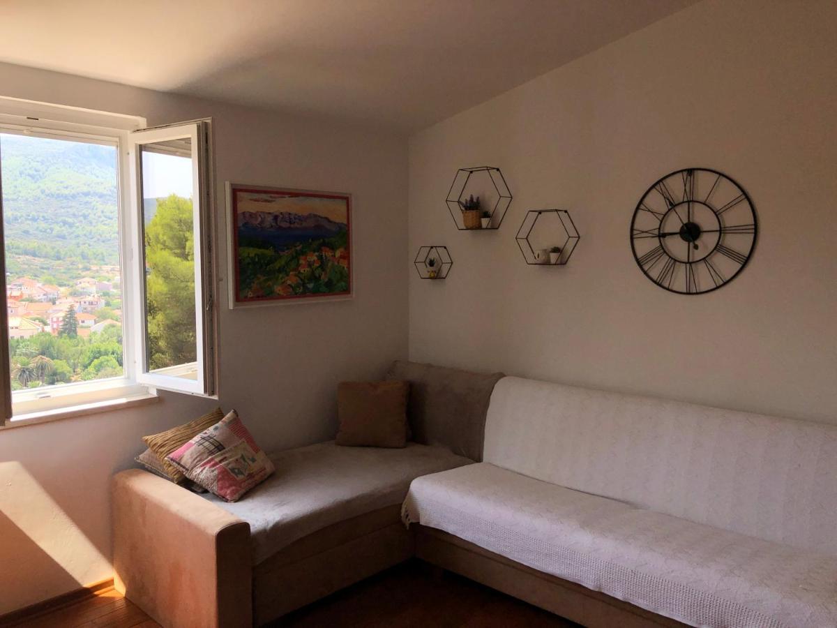 Bellavista Jelsa 2+2