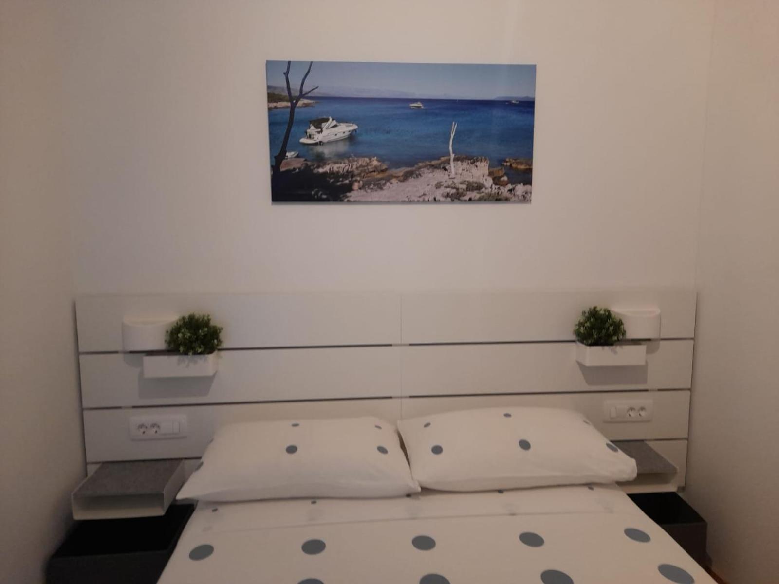 Apartment Bellavista Jelsa 2+2