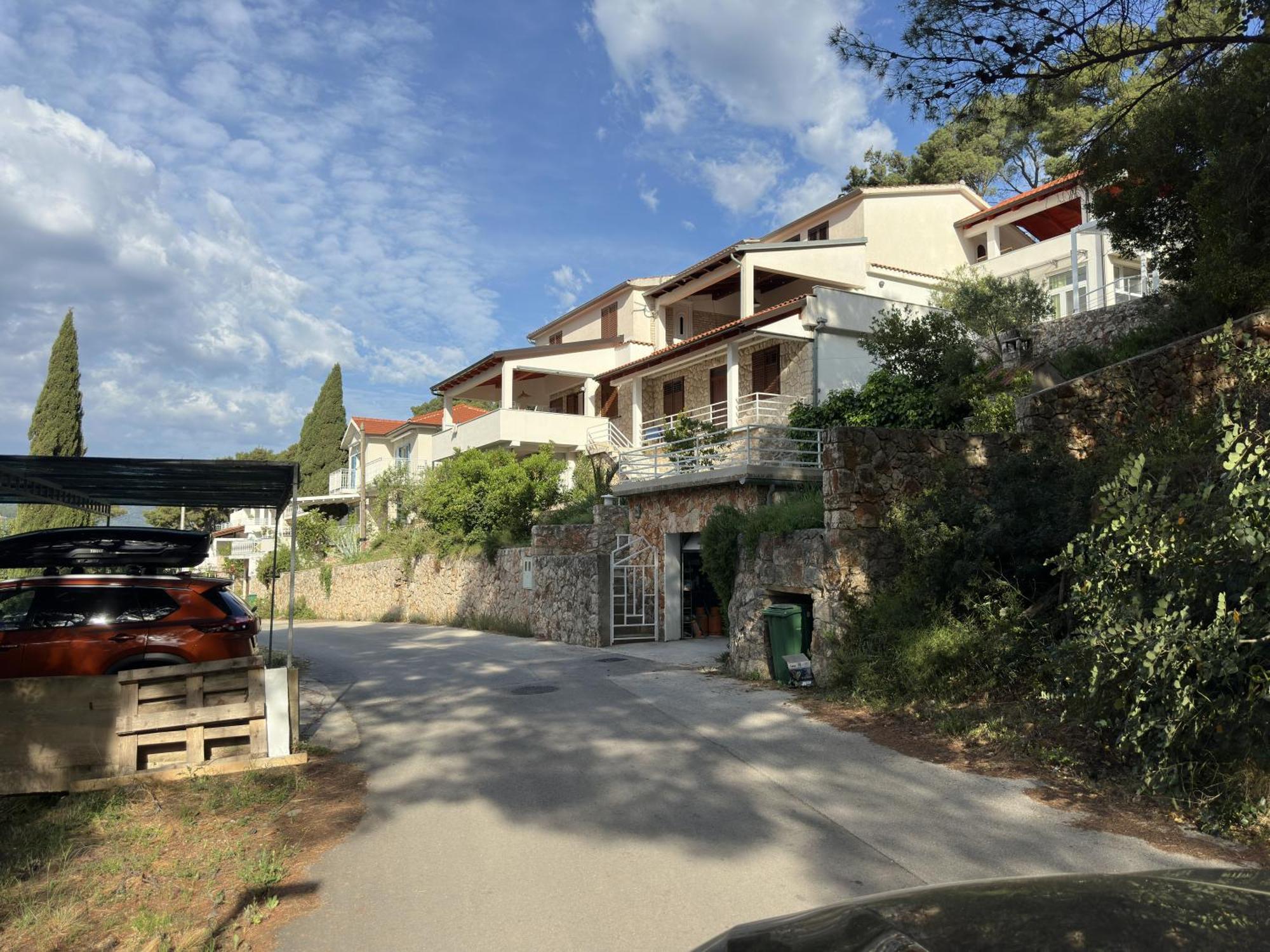 Bellavista Jelsa 2+2 Apartment *
