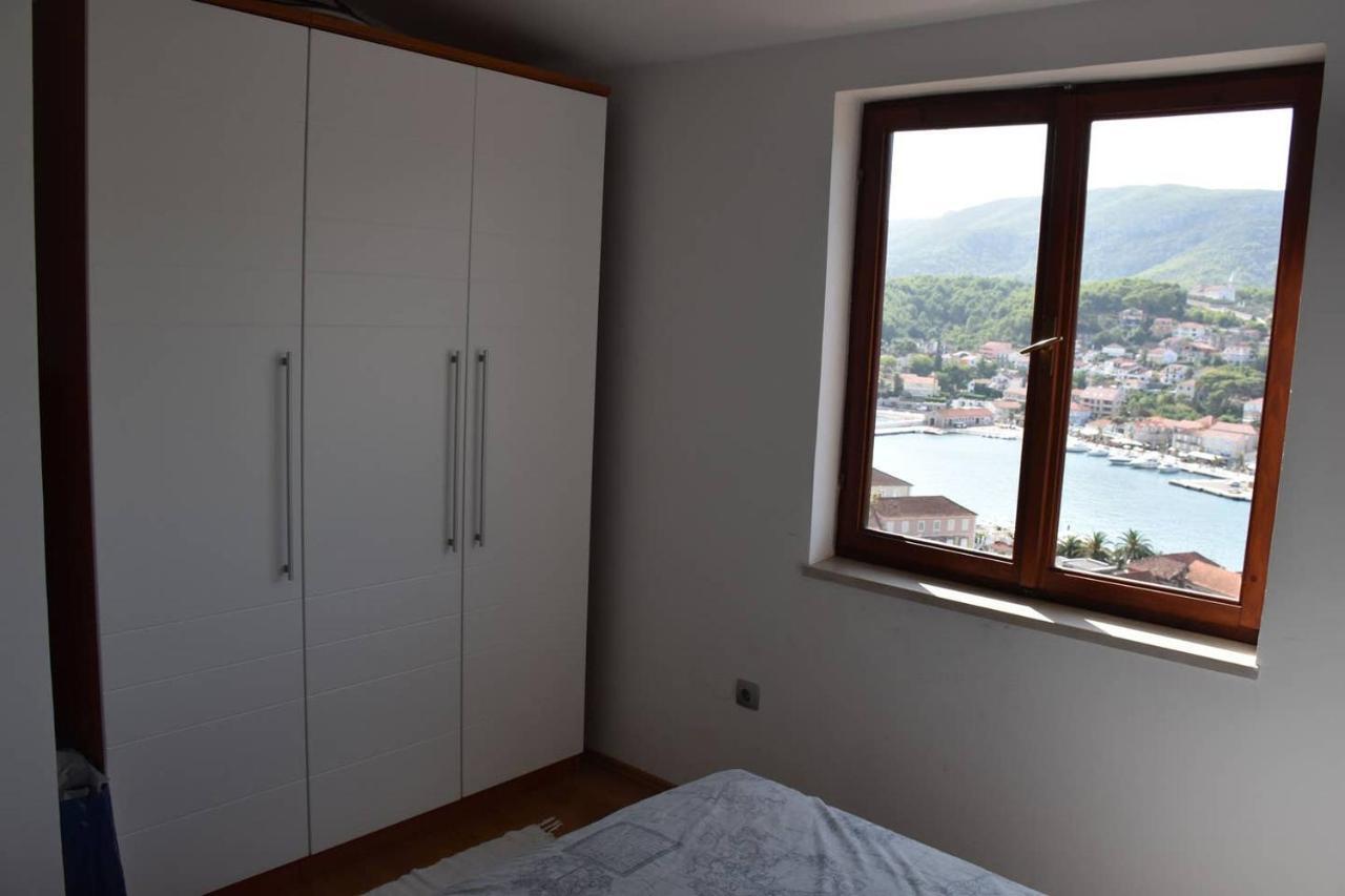 Apartment Bellavista Jelsa 2+2