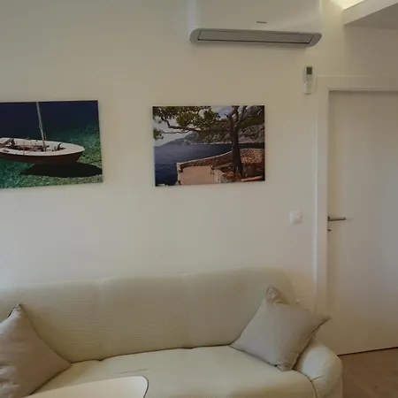 Bellavista Jelsa 2+2 Apartment Exterior photo