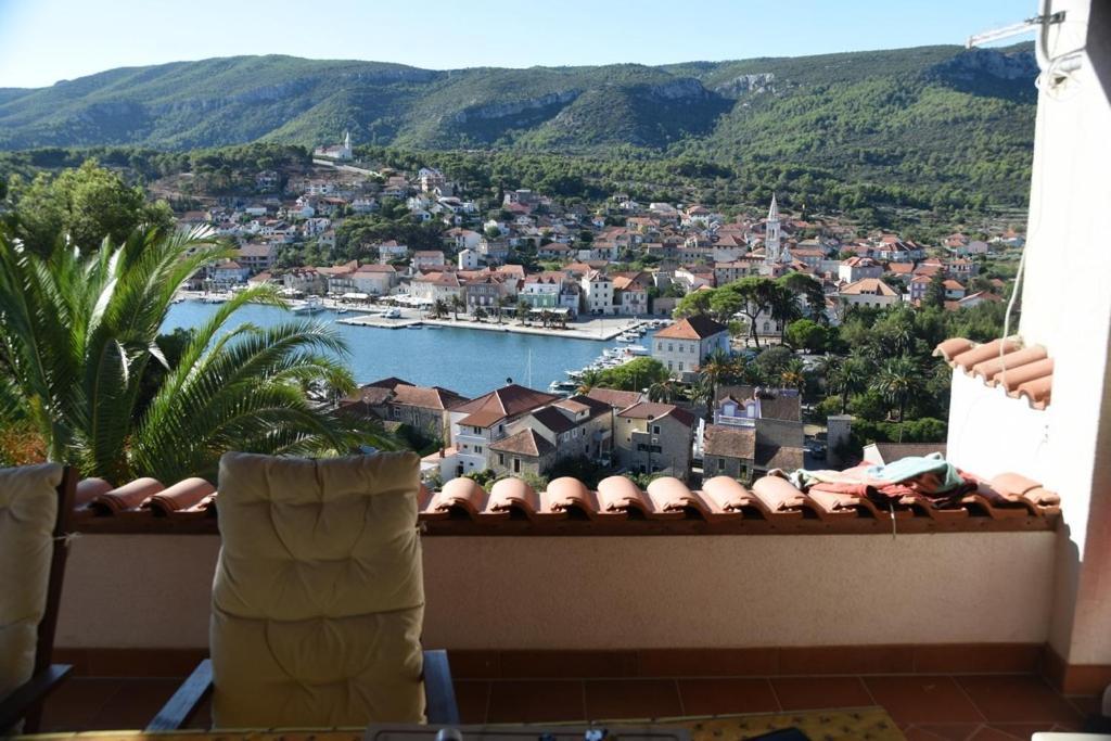 Bellavista Jelsa 2+2 Apartment *