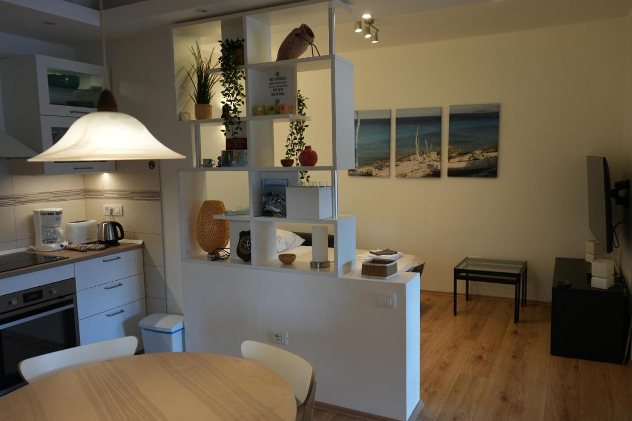 Apartment Bellavista Jelsa 2+2 *